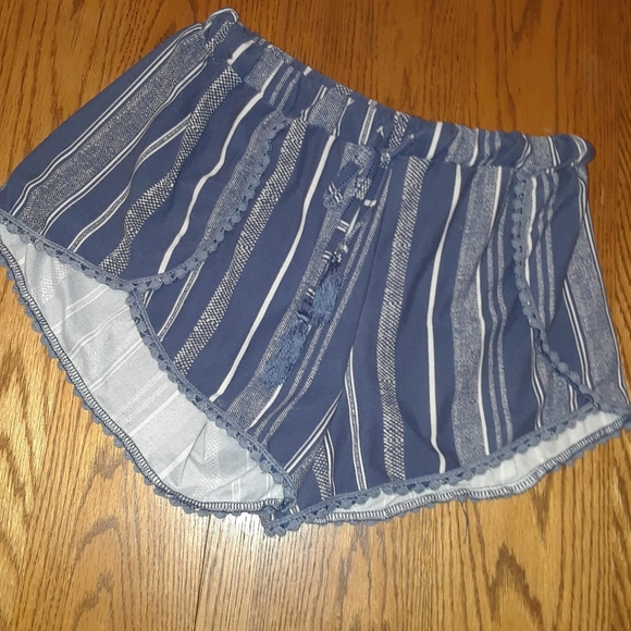 Size S Derek ❤ Heart boho Beach shorts - Picture 6 of 9